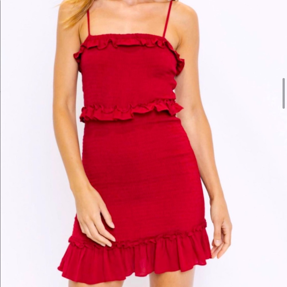 Le Lis crimson smocked dress